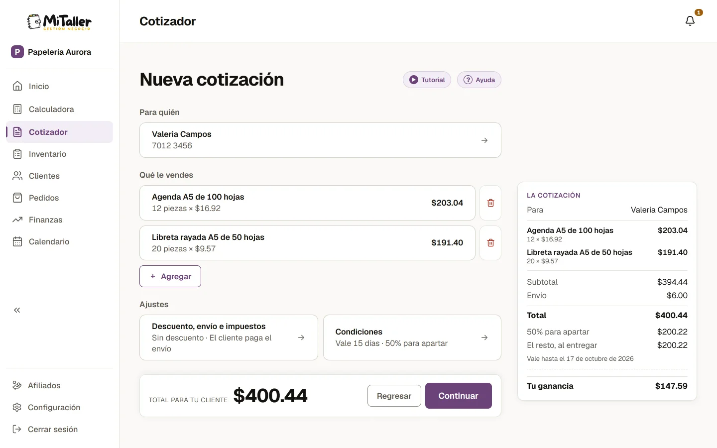 El cotizador con el total de una cotización y, delante, la calculadora con el precio de una agenda en un teléfono.